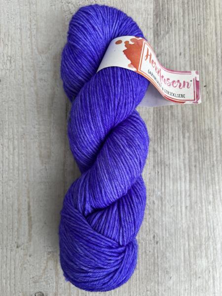 No 12 Iris Merino 260
